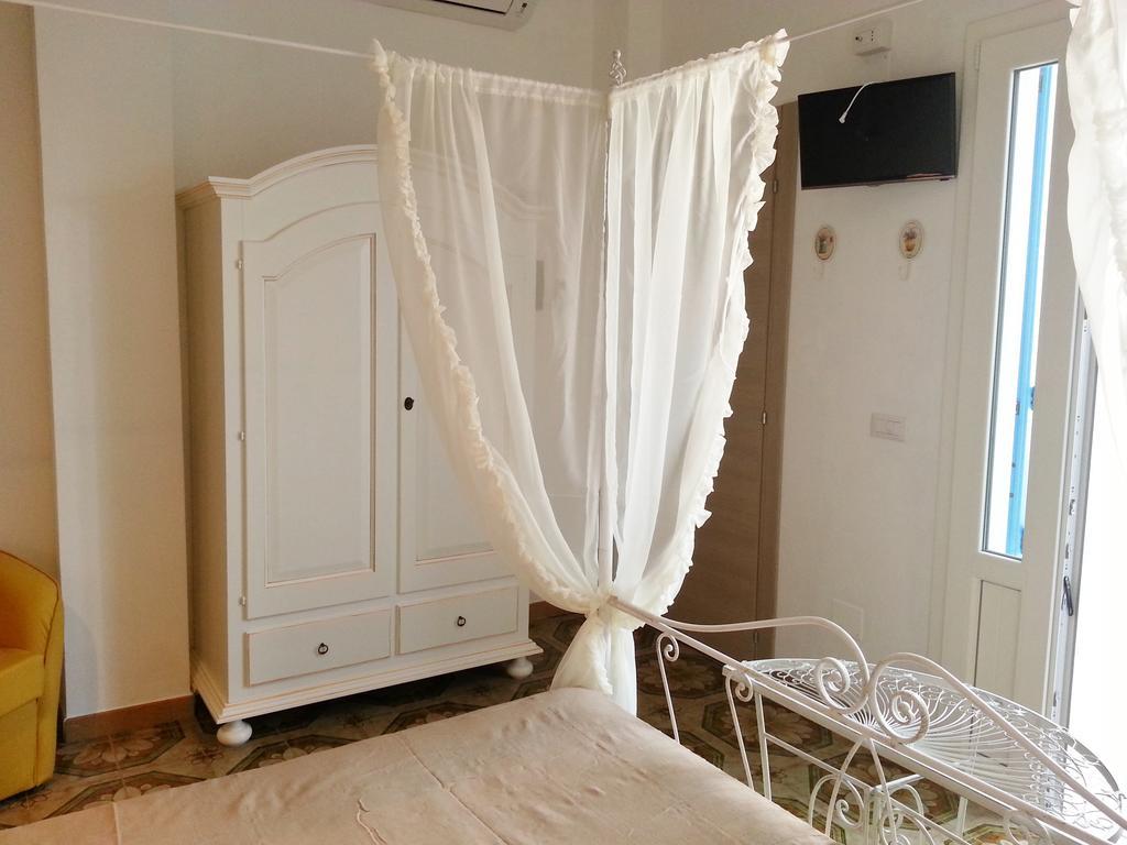 B&B Brezza Marina Torre Pali Phòng bức ảnh